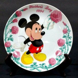 The Walt Disney Mother's day 1994 plate 8"
